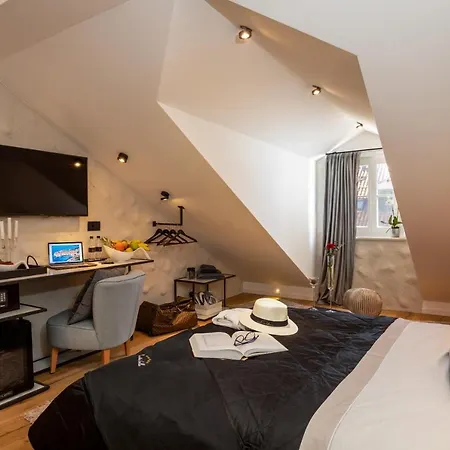 La E Bella V דוברובניק